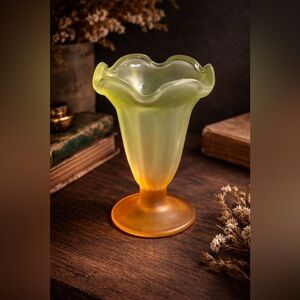 Vintage Frosted Art Glass Vase Green Amber Jack in the Pulpit Style MCM